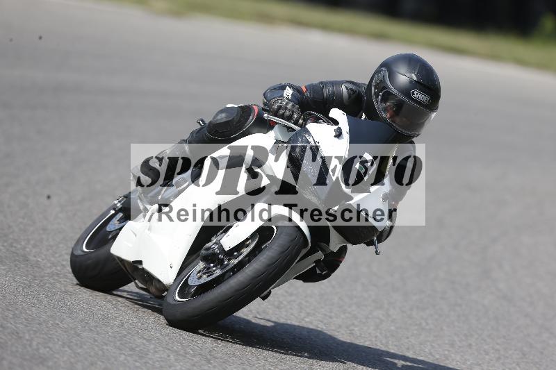 /Archiv-2025/49 26.08.2025 Cornu Master School ADR/gruen-vert/4